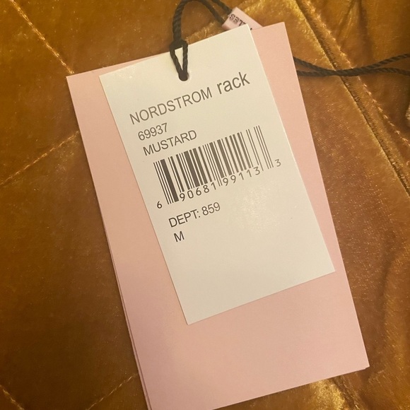 Avec LES FILLES Quilted Velvet Zip Jacket In Mustard - Picture 11 of 15